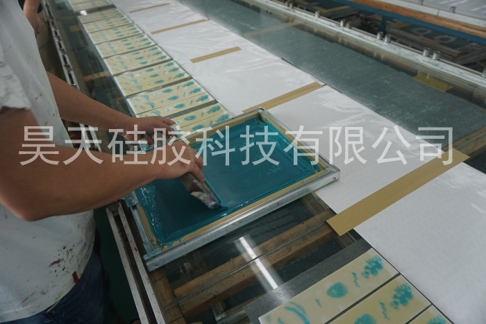 硅膠套彩印車間